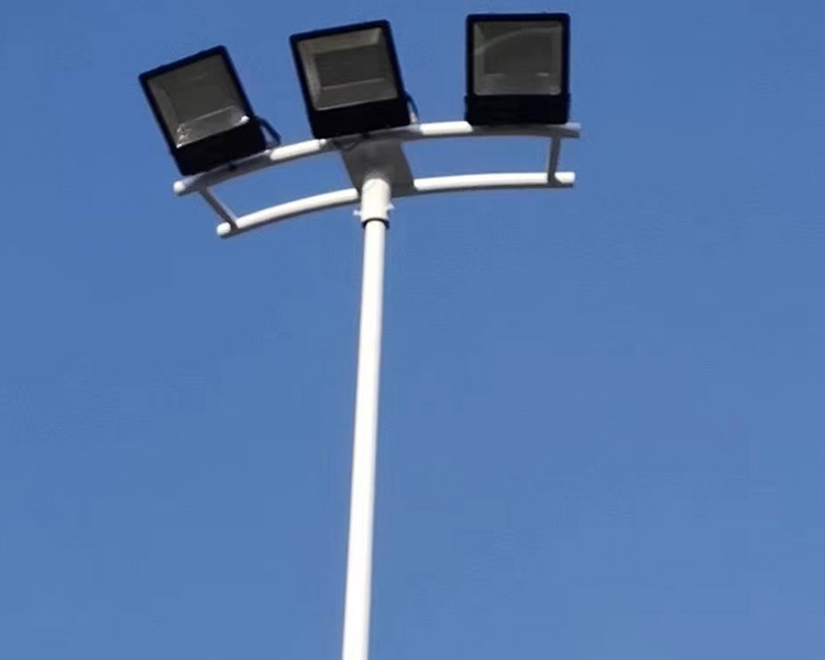 山西永鑫照明公司提醒山西高桿燈的構成有哪些需要特別注意的地方？